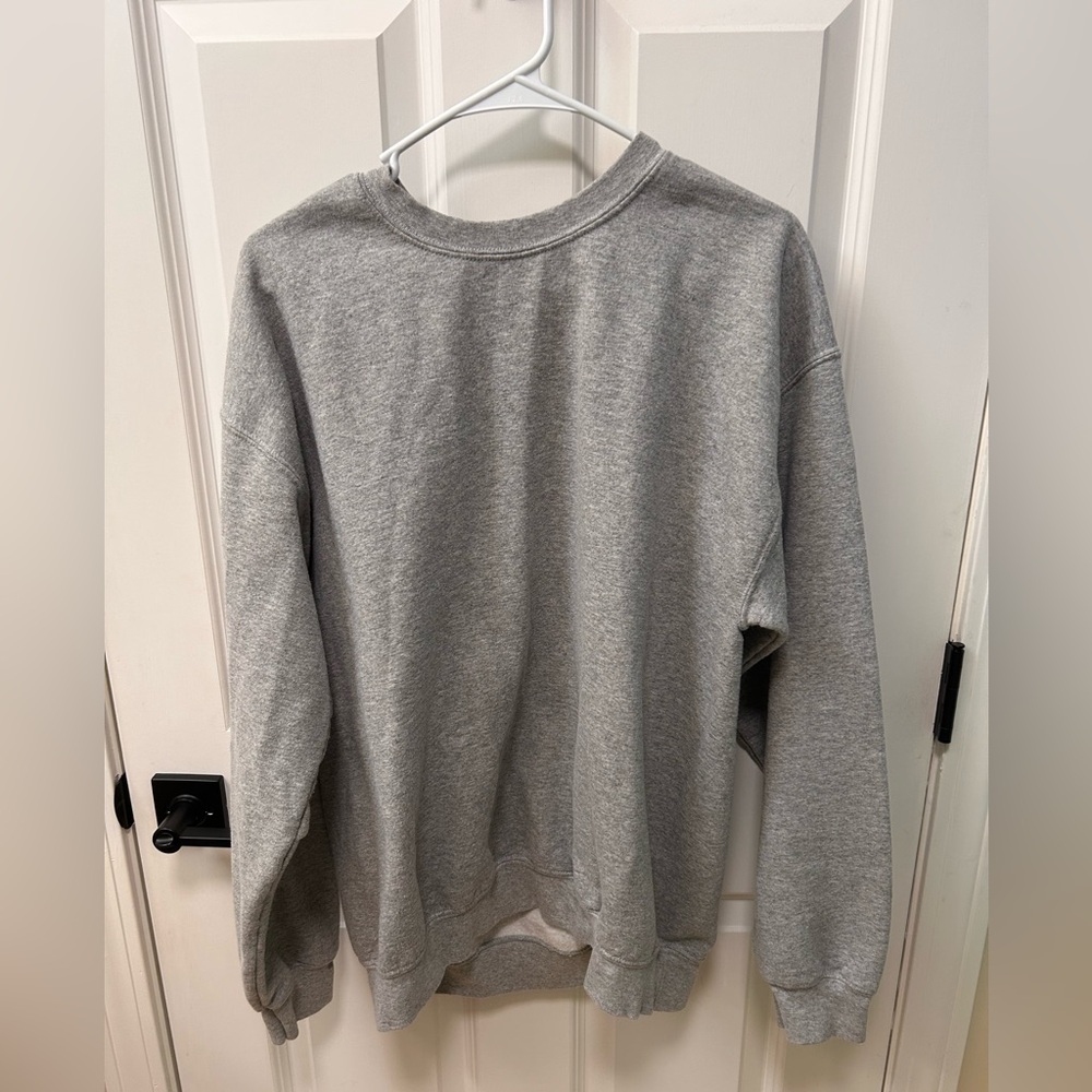 Men’s Medium Gildan Heavy Blend Fleece Sweater